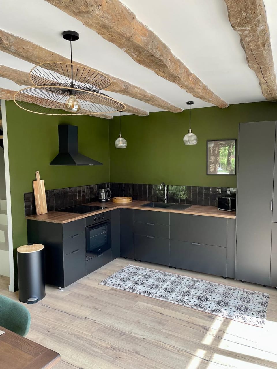 Kitchen or kitchenette, oven, stove