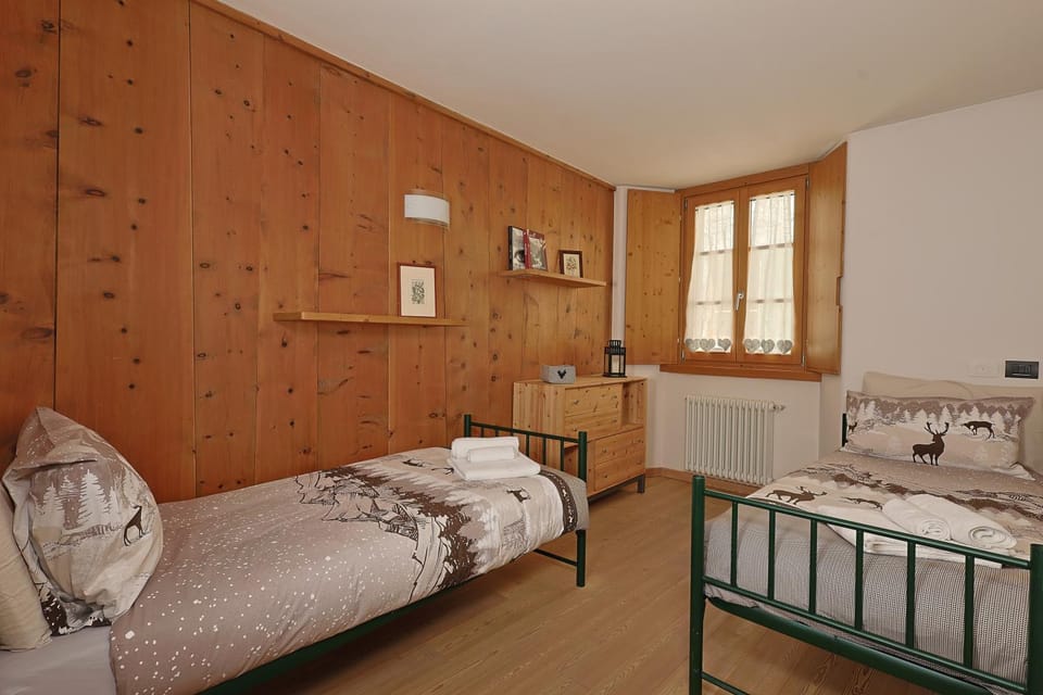 Bed, Bedroom, children, older children, furniture, locker, towels