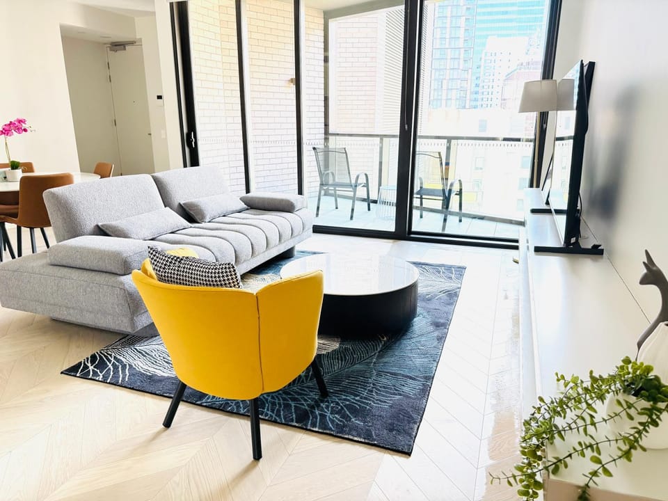 Sydney CBD Stylish 2BR2Bath Condo with Pool Gym -1 Apartment in Sydney