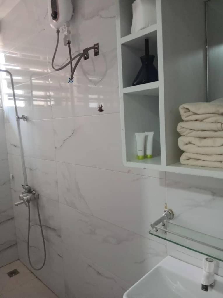 Shower, Bathroom, towels