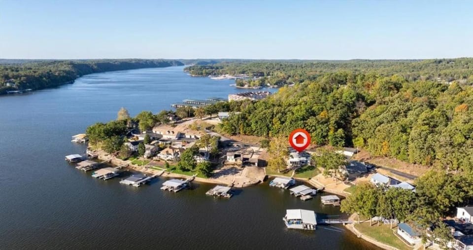 Lakefront 4BDBunkRm-25BA-DockFirepitSlide-14 House in Sunrise Beach