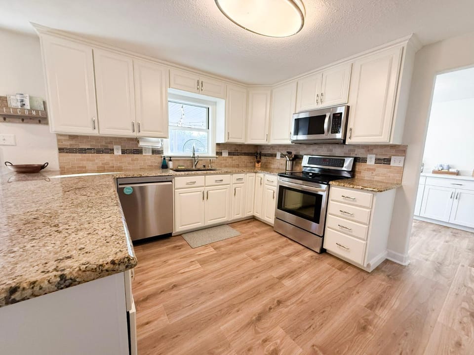 Lakefront 4BDBunkRm-25BA-DockFirepitSlide-14 House in Sunrise Beach