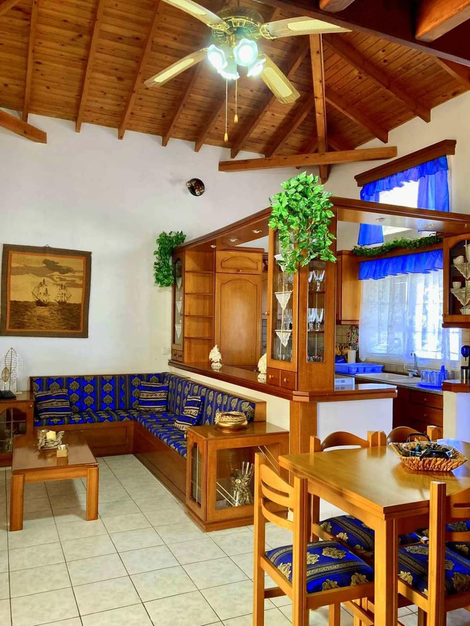 Seating area, Dining area