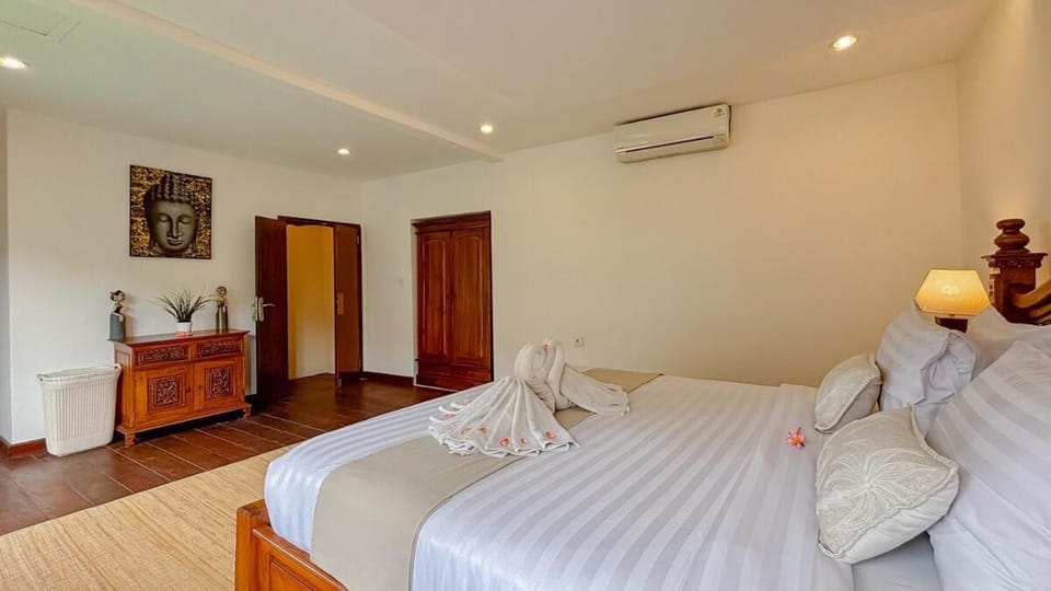 New 2BR Mahaprada Private Pool in Seminyak Villa in Kuta