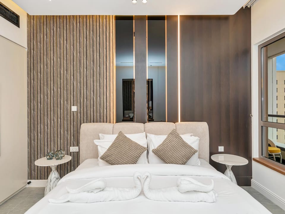 Bed, Photo of the whole room, Bedroom, towels, wardrobe