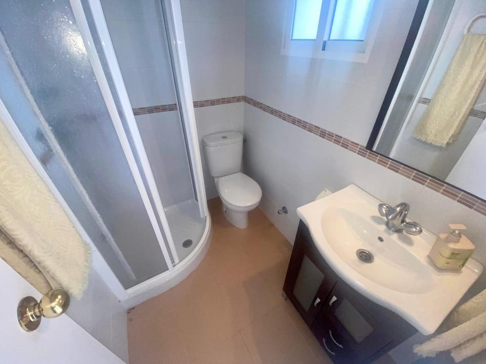 Shower, Bathroom, towels