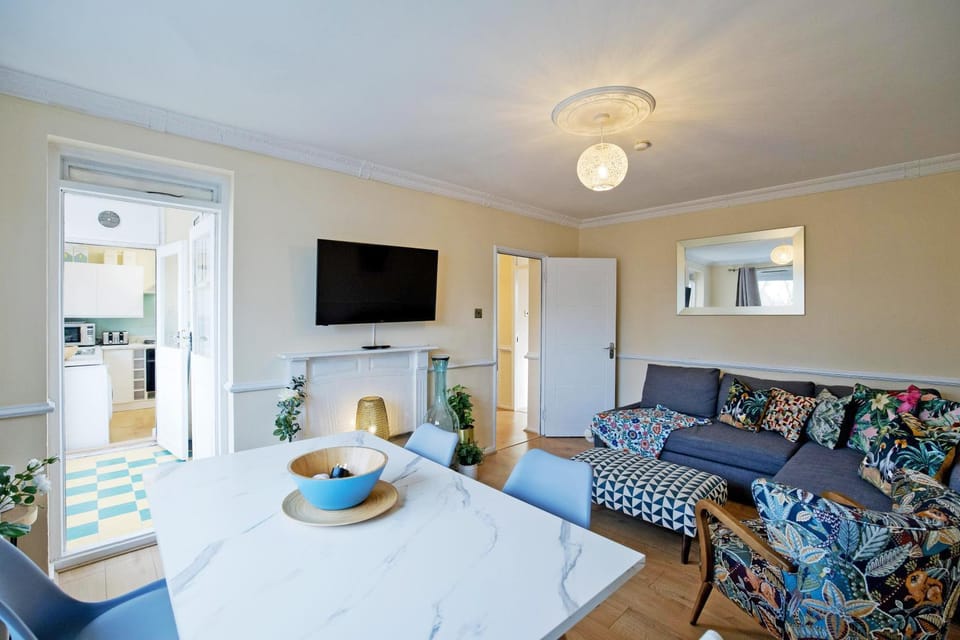 Central Paddington London 4 Bed with work space Apartment in City of Westminster