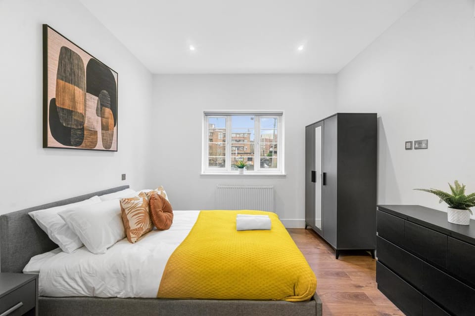 Bed, Photo of the whole room, Bedroom, wardrobe