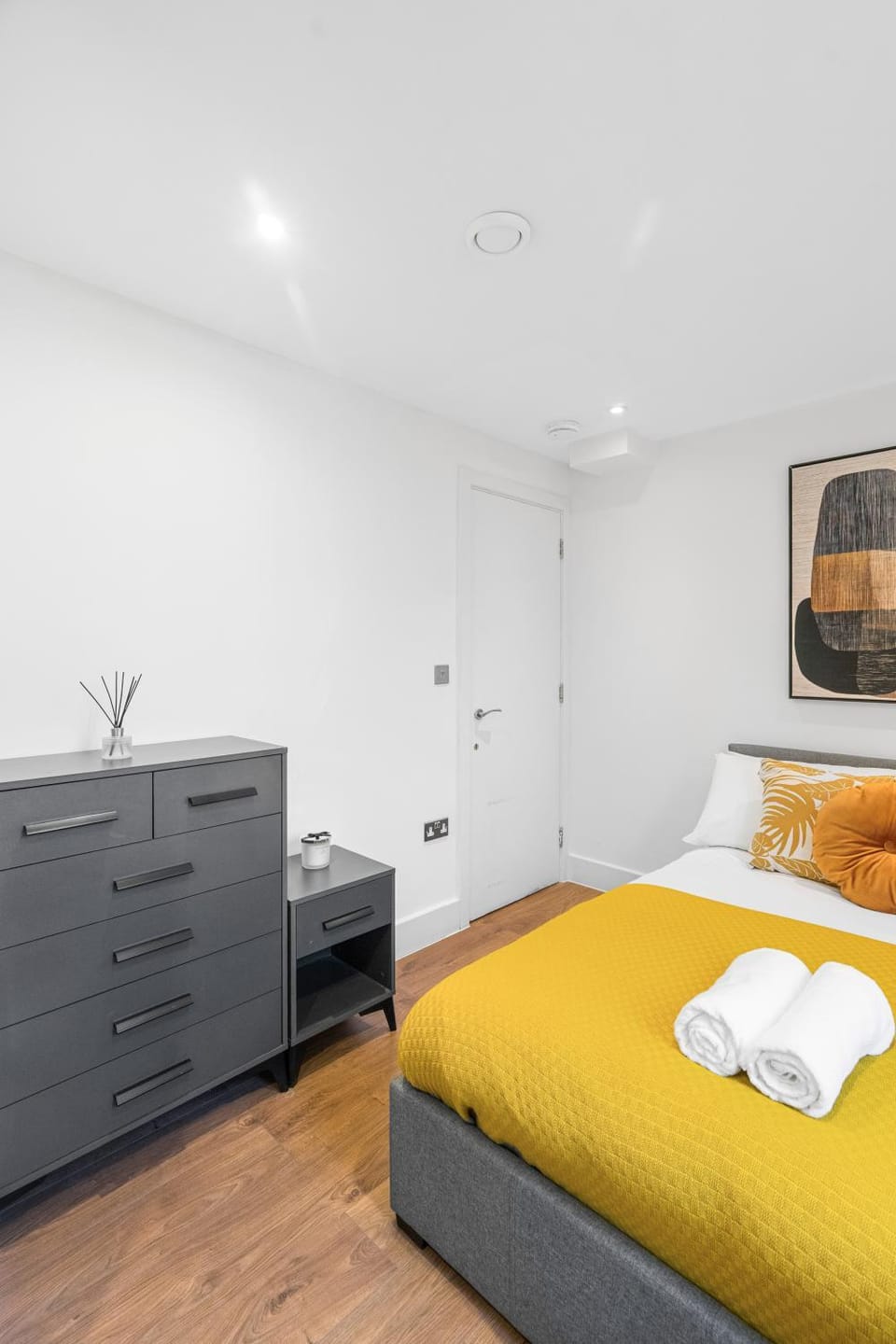 Bed, Bedroom, towels, wardrobe