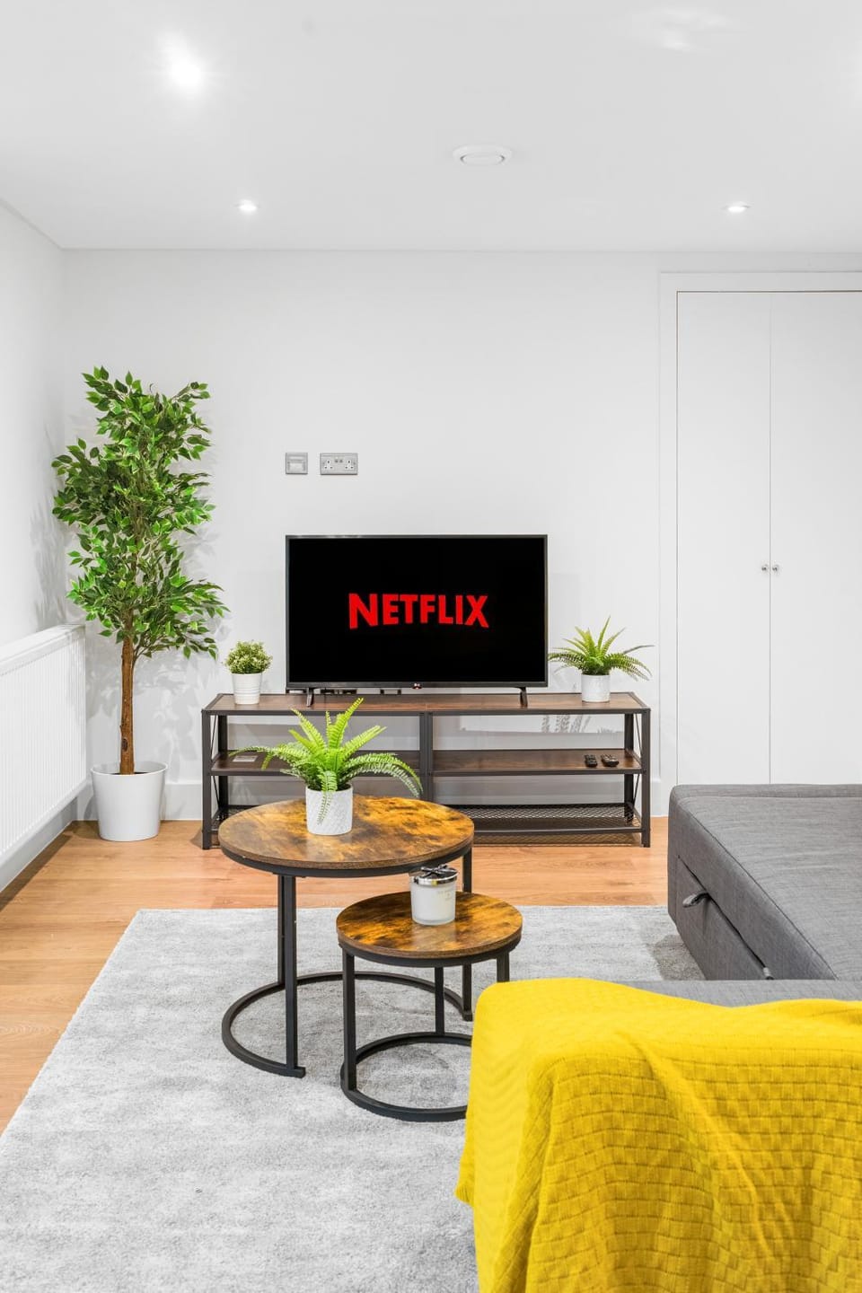 TV and multimedia, Living room, Seating area