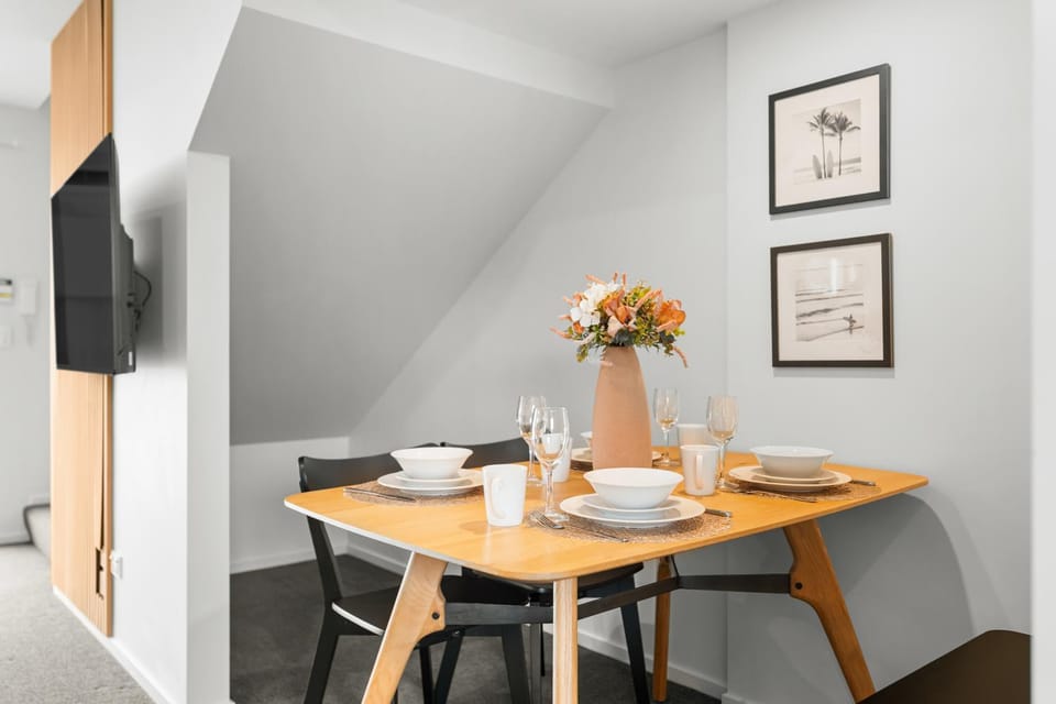 Modern 3 Ensuite CBD with Carpark - walk to Stadium House in Christchurch