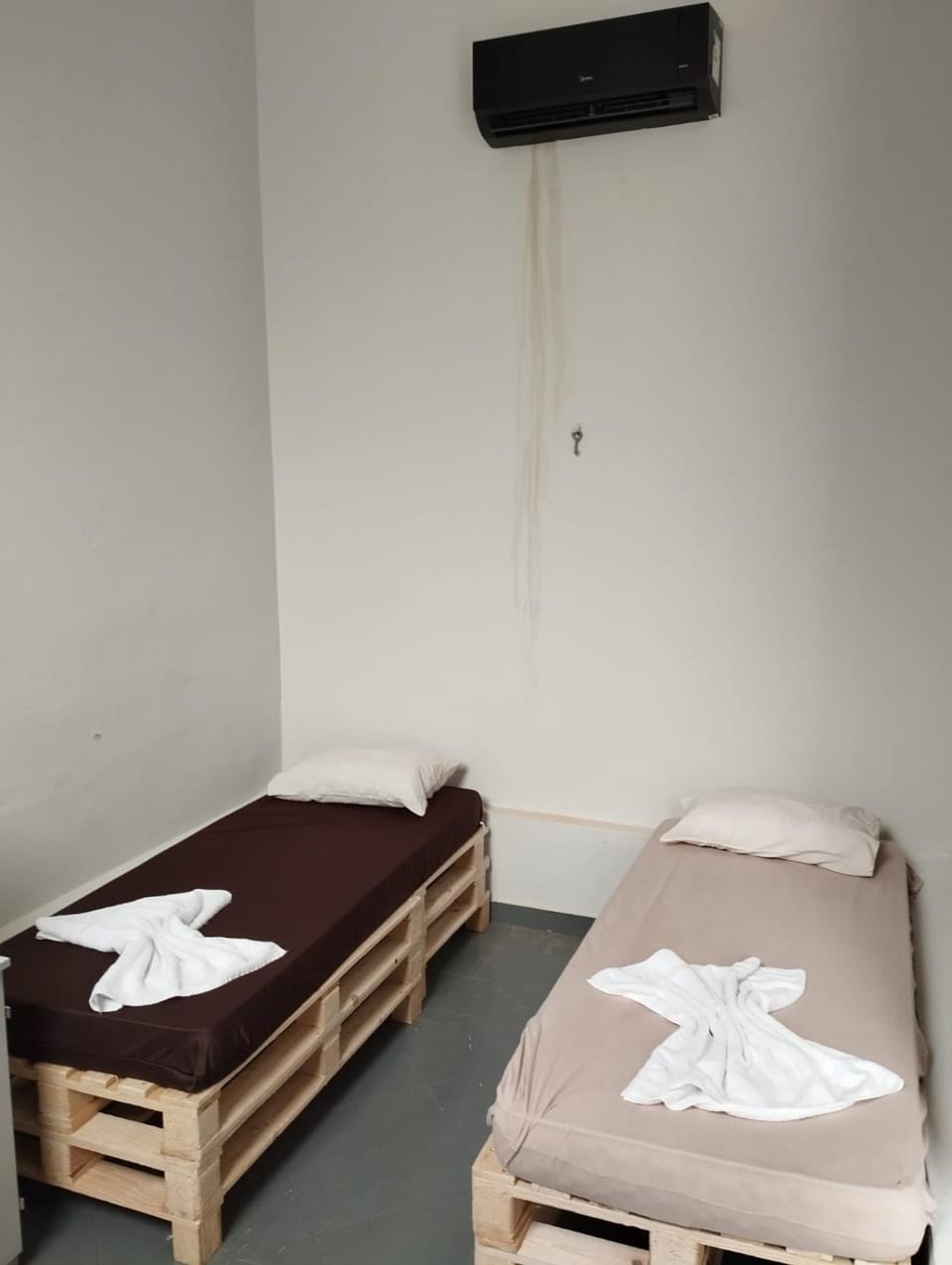 Bed, Bedroom, locker, minibar, air conditioner