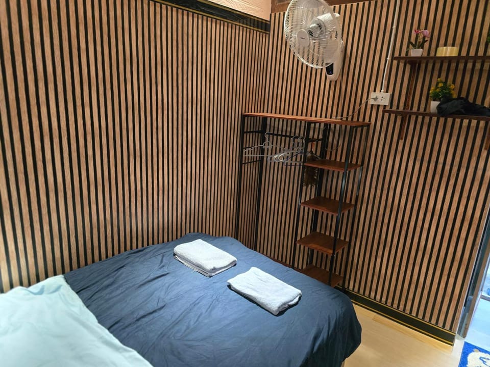 216 Modern Style Air Con room with full amenities Apartment in Bangkok