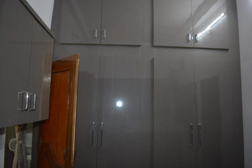 RamRaj, Family Stay with Garden View near Mahakal Villa in India