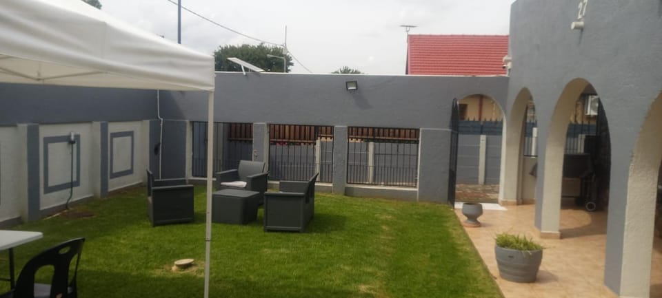 Lifegate Guesthouse Bed and Breakfast in Johannesburg
