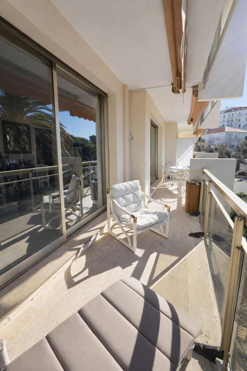 Les Terrasses de la Pinède, T3, 4P, Plage & Pinède Apartment in Antibes
