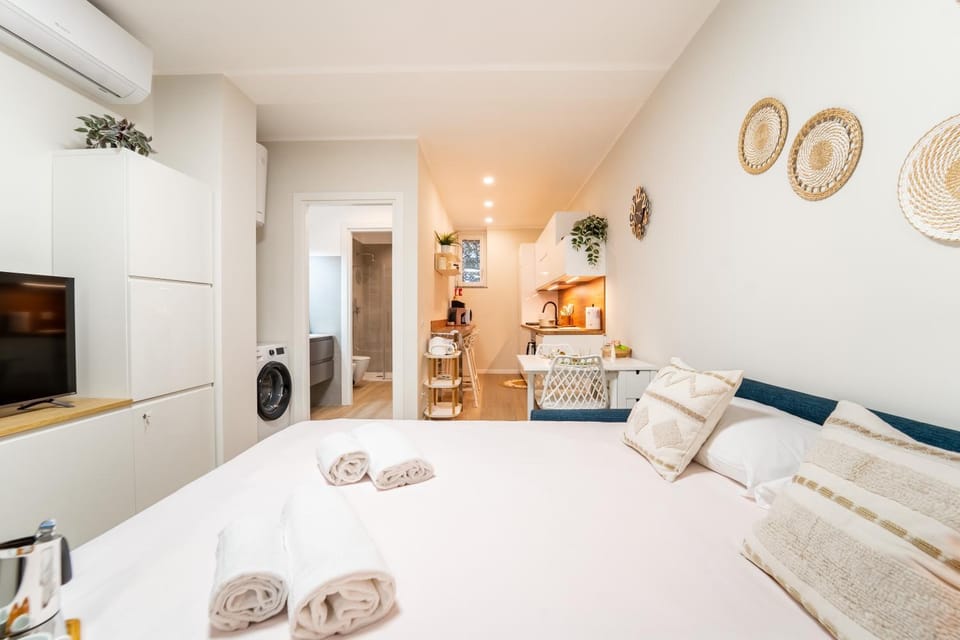 Kitchen or kitchenette, Bedroom