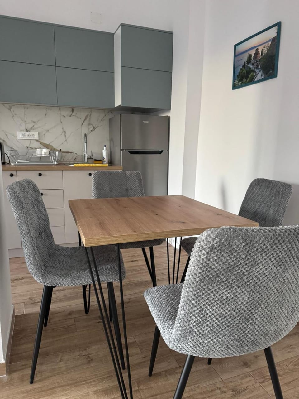 Dining area, kitchen