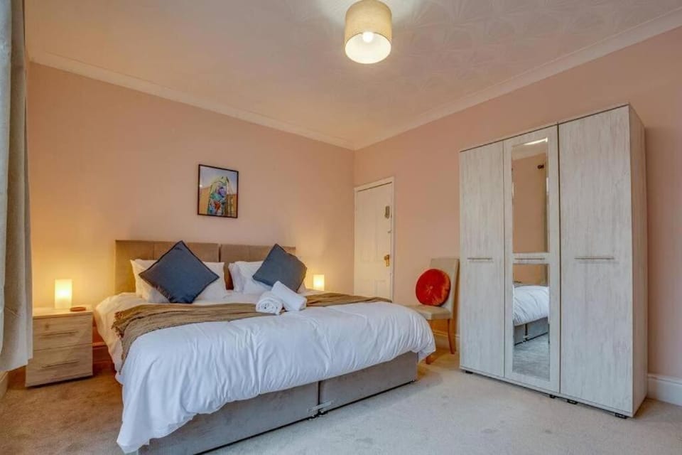 Bed, Photo of the whole room, Bedroom, towels, wardrobe