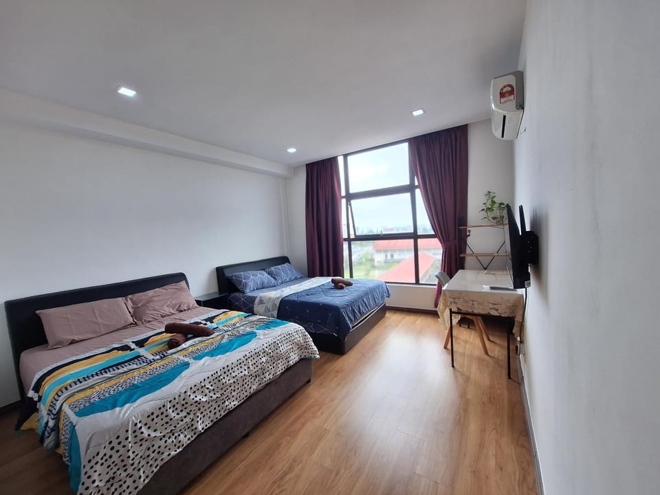 Bed, TV and multimedia, Photo of the whole room, Seating area, Bedroom, hair dryier, towels, wardrobe, air conditioner, air conditioner