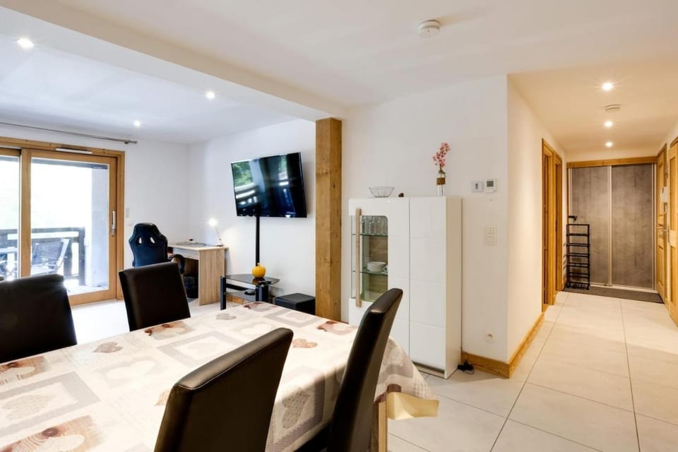 Grand Paradis B11 - Good location & parking Apartment in Chamonix