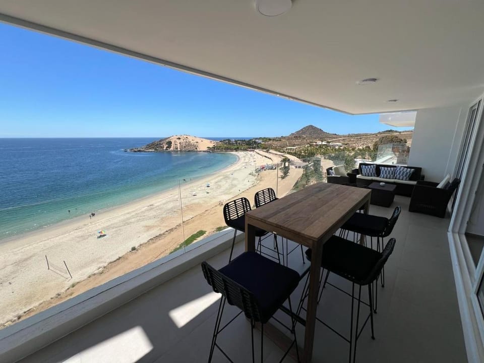 Nearby landmark, Natural landscape, Balcony/Terrace, Lounge or bar, Beach, Pool view, Sea view, Lunch, Sunset