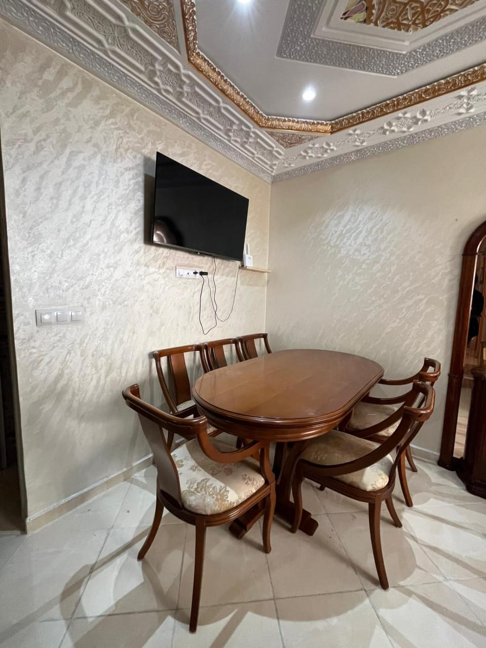 TV and multimedia, Dining area
