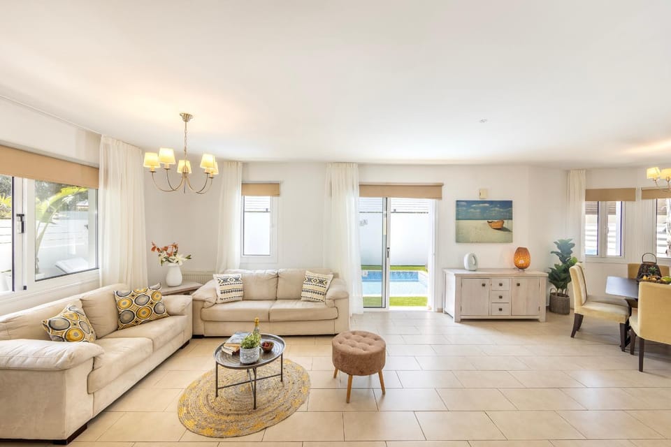 SunnyVillas: 3BR Family Villa☆Private Pool House in Paralimni