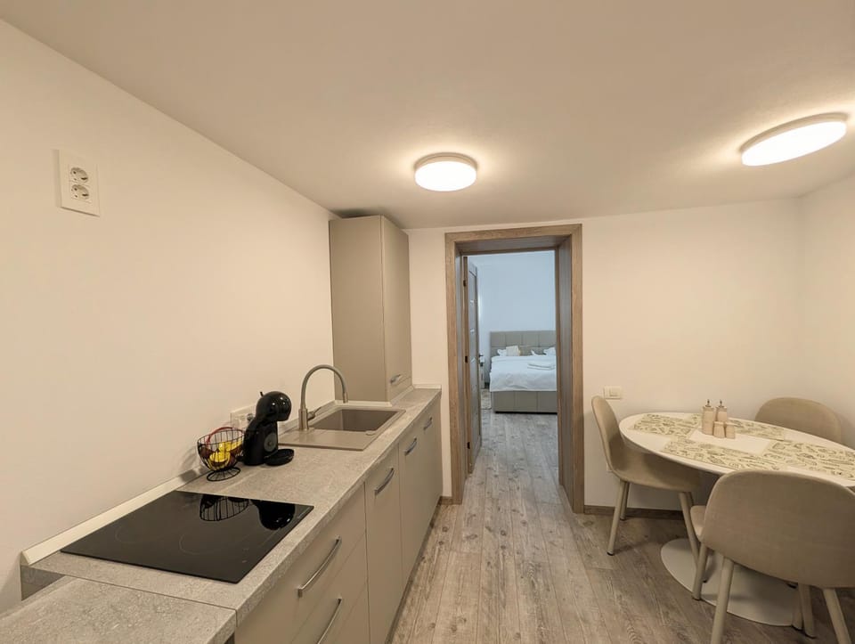 Coffee/tea facilities, Kitchen or kitchenette