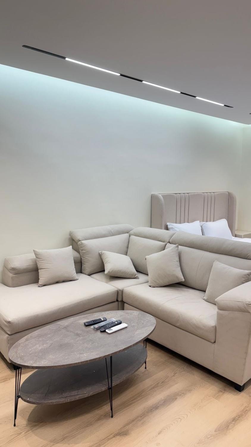 استديو بسرير ماستر وجلسة جانبية و جلسه خارجيه Apartment in Riyadh