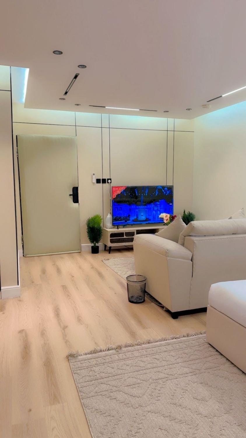 استديو بسرير ماستر وجلسة جانبية و جلسه خارجيه Apartment in Riyadh