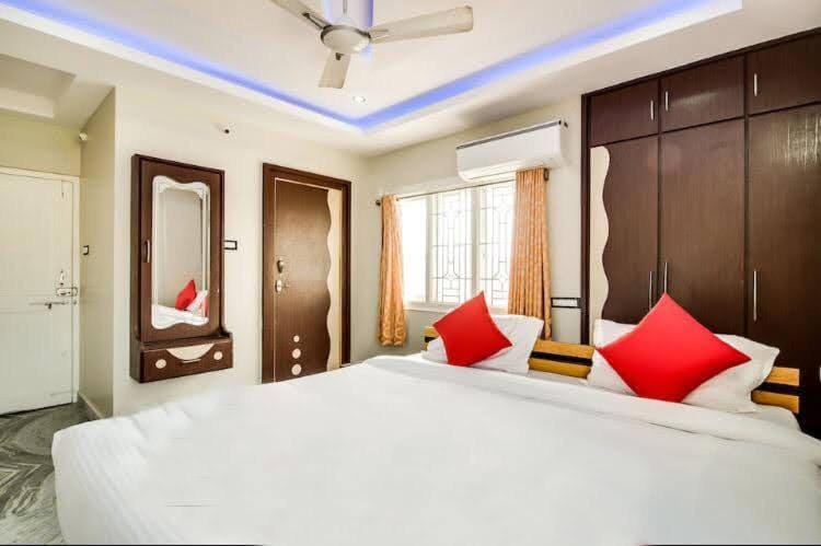PSR CORNICHE Hotel Hotel in Visakhapatnam