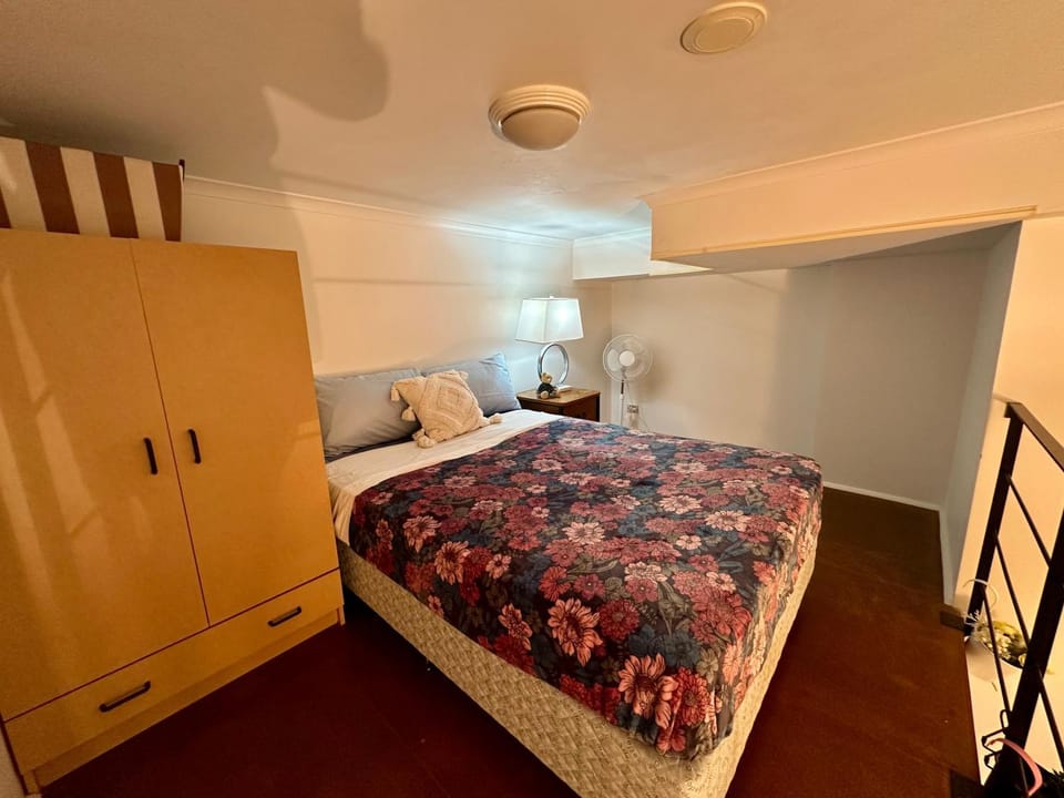 Bed, Photo of the whole room, Bedroom, wardrobe