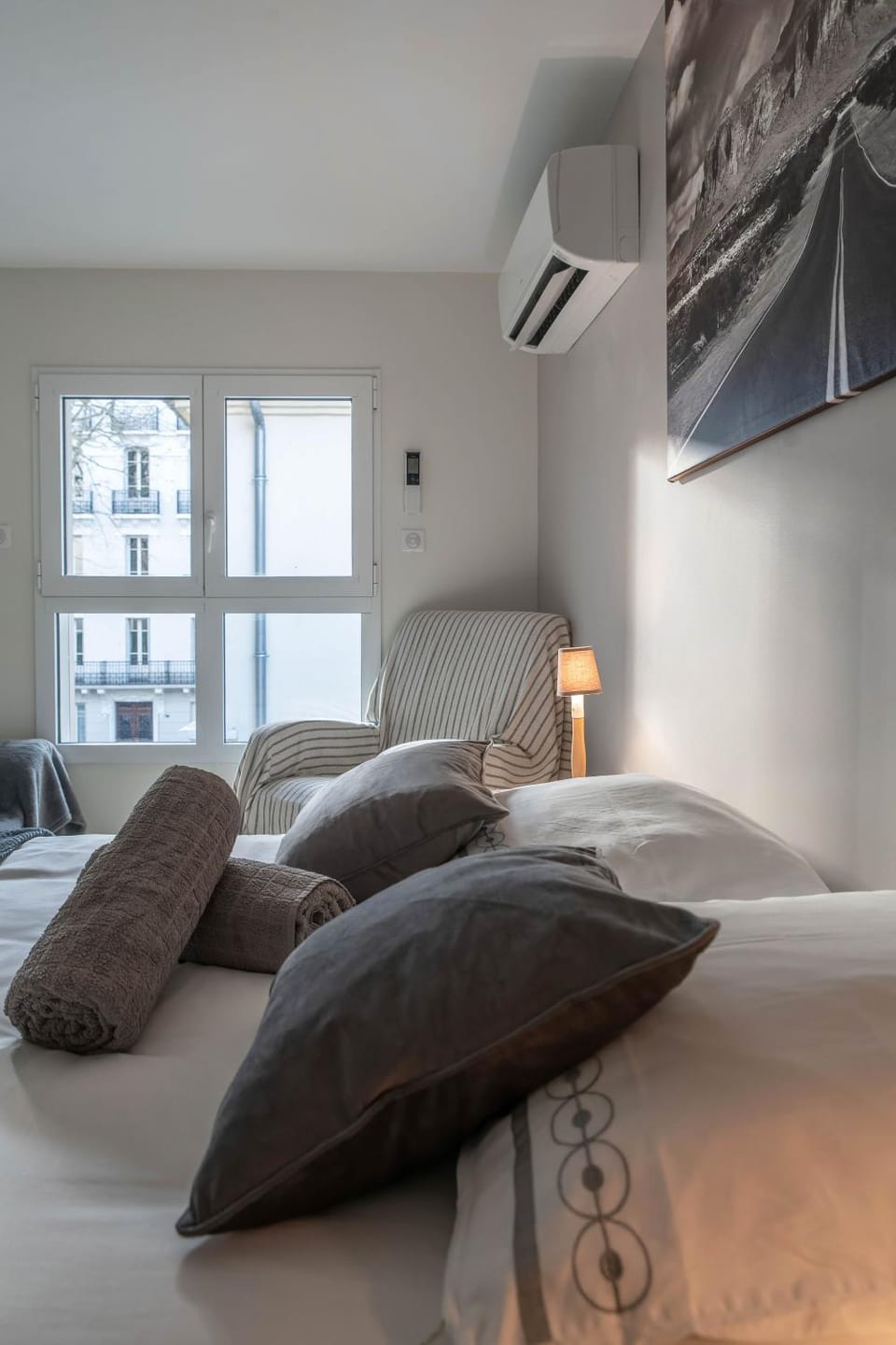 Bed, Bedroom, air conditioner