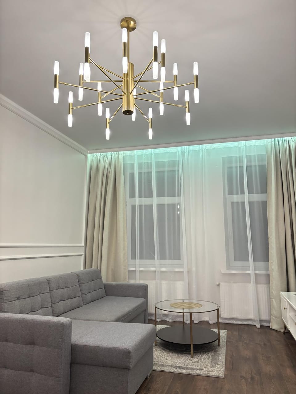 Bed, Living room, Seating area