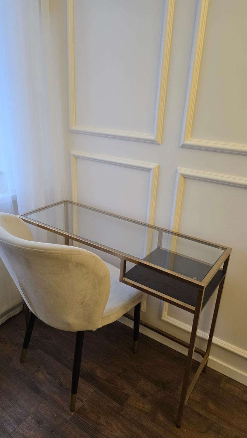 Seating area, Bedroom