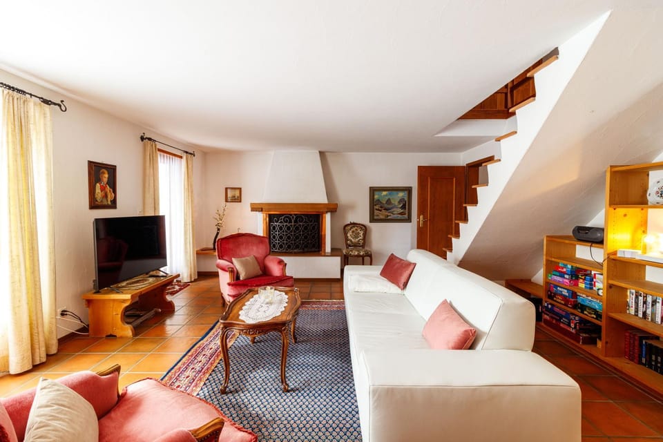 Communal lounge/ TV room