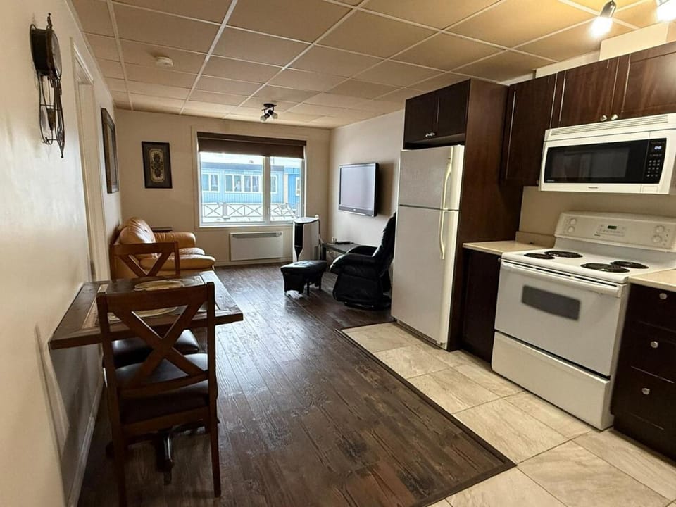 Appartement #2 avec chambre tout inclus Apartment in Baie-Comeau