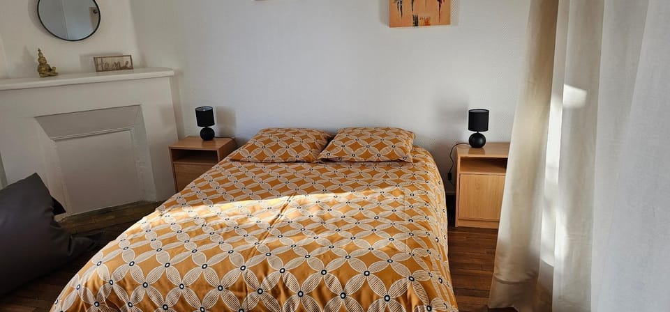 Bed, Bedroom
