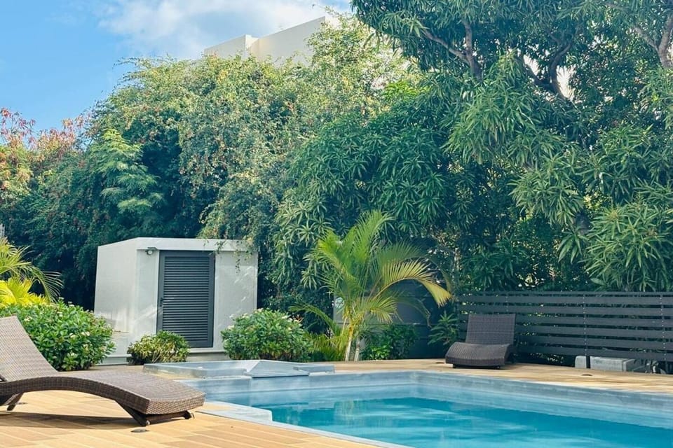 Welcome to our Charming Seaside Apartment Apartment in Rivière Noire District, Mauritius