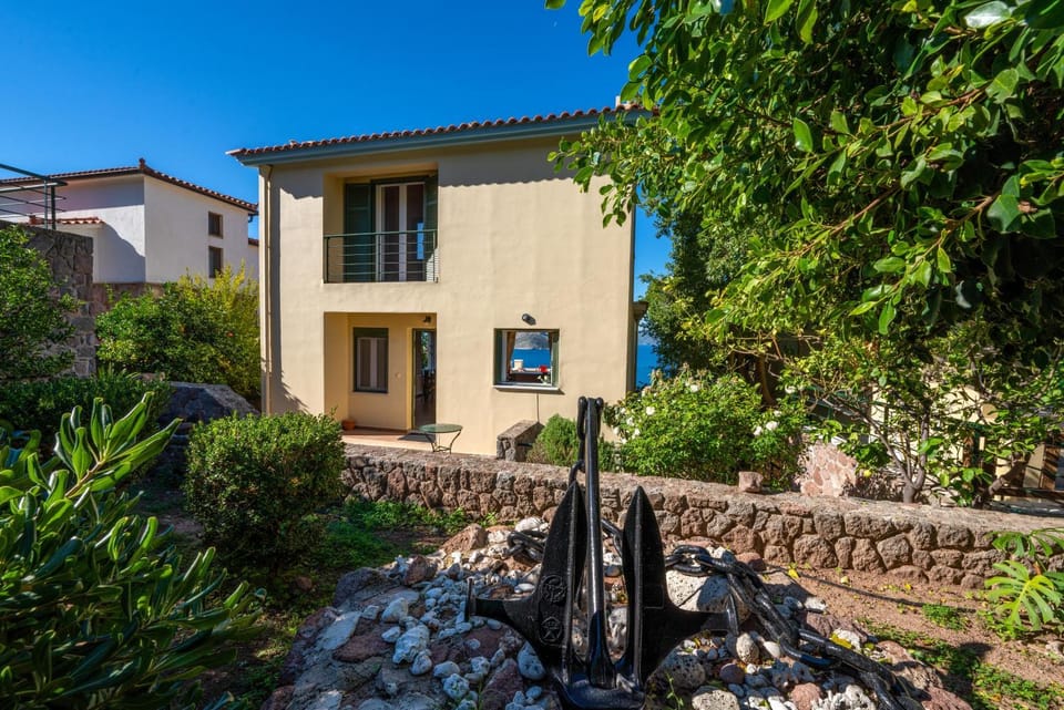 Property building, Day, Garden, Garden, Garden view