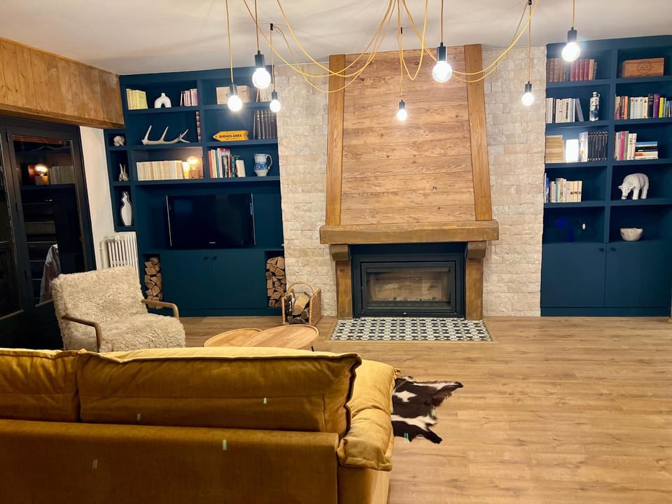 Living room, fireplace
