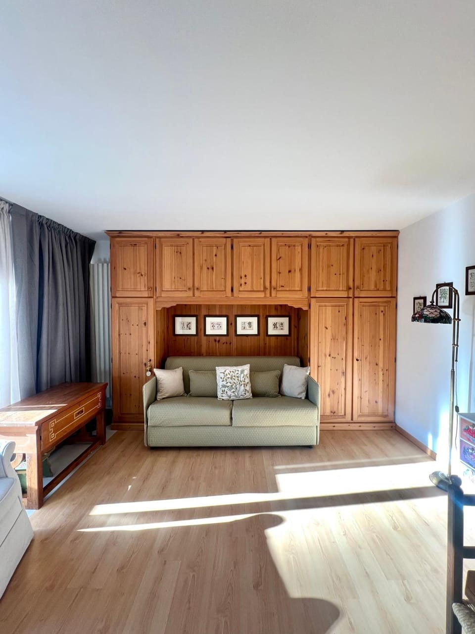 Bed, Living room, Seating area, Bedroom, wardrobe