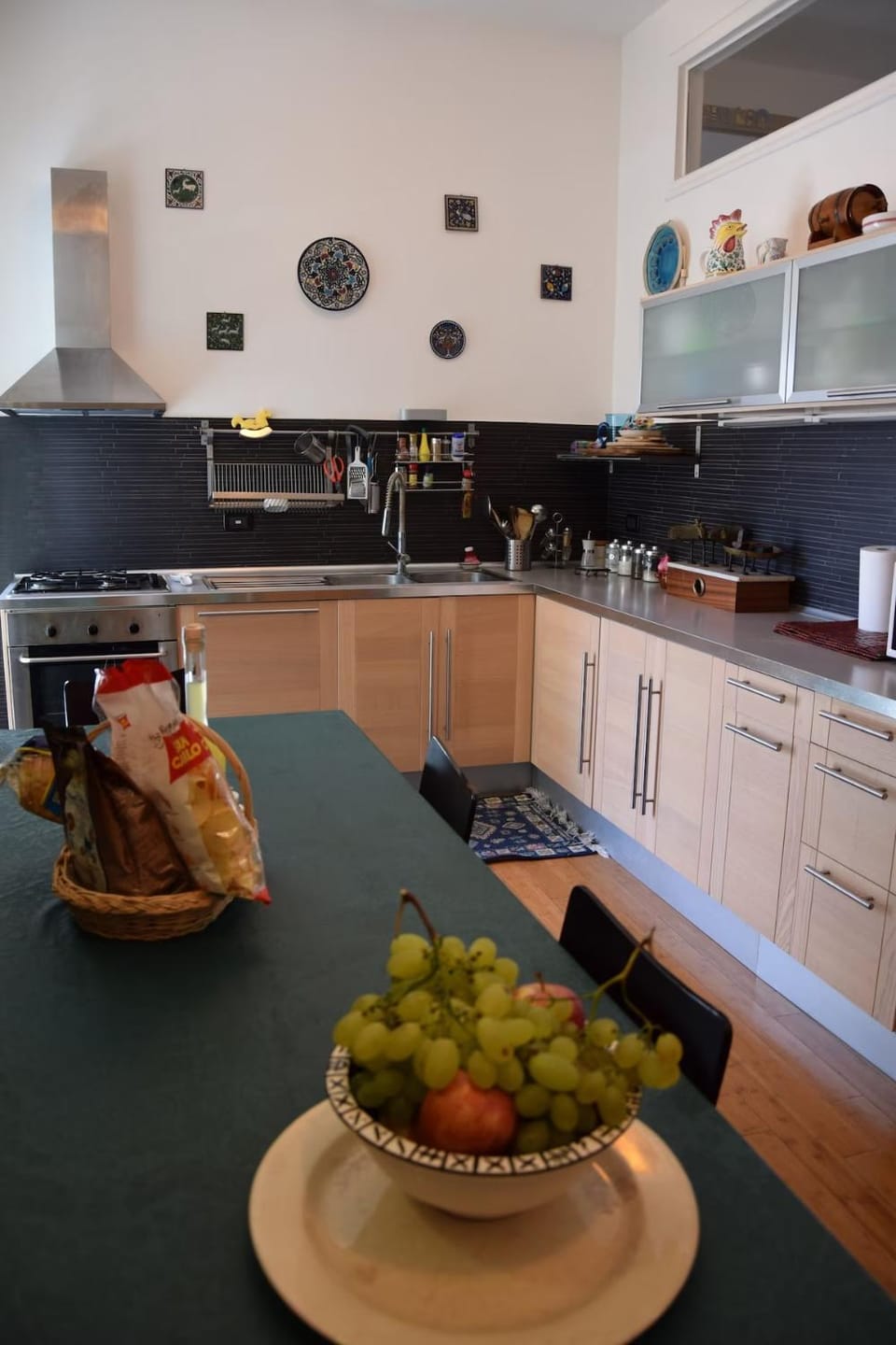 Kitchen or kitchenette, Food and drinks, Food, stove