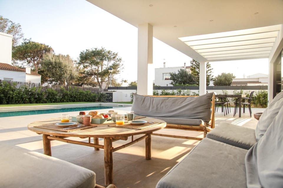 Pool view, Swimming pool, Breakfast