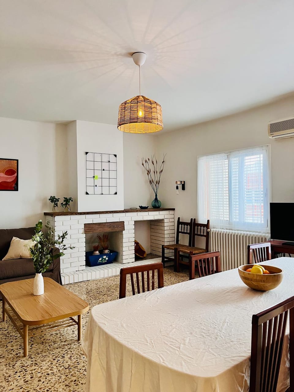 TV and multimedia, Dining area, air conditioner