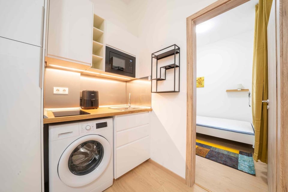 Bed, Kitchen or kitchenette