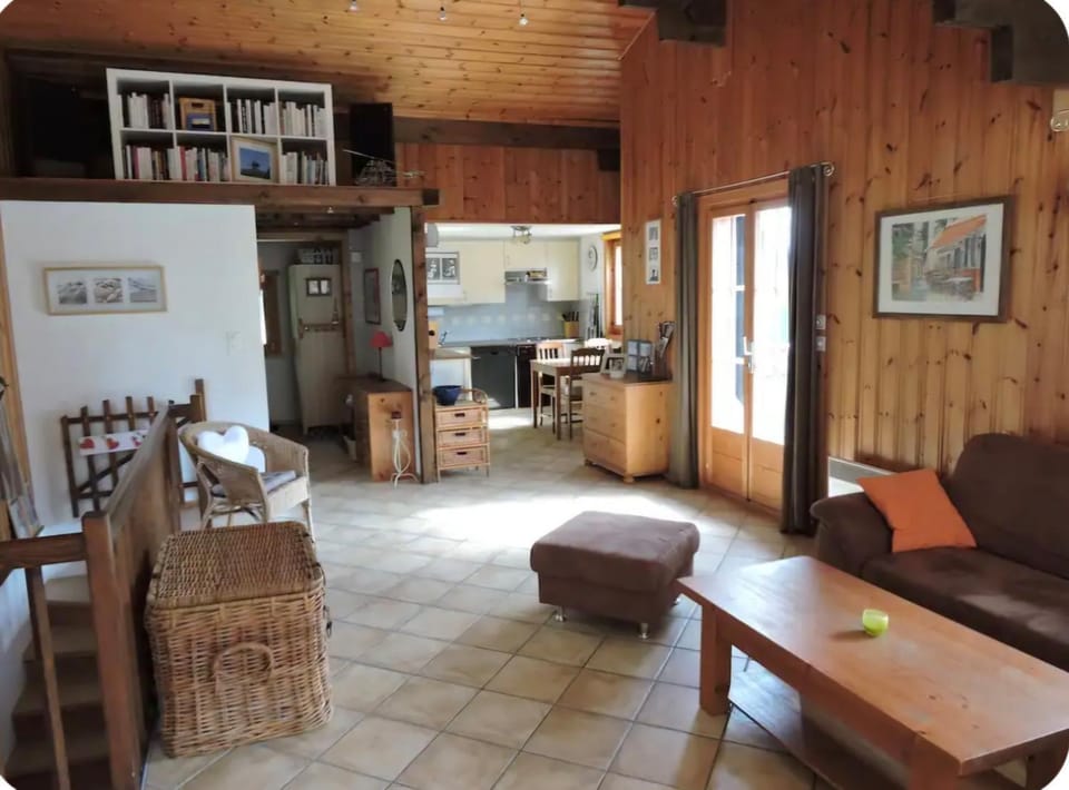 Chalet à la montagne, Moléson-sur-Gruyères, Fribourg Chalet in Fribourg, Switzerland