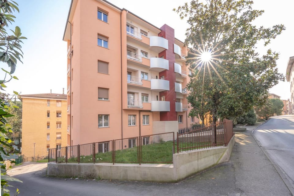 Property building, Day, Neighbourhood, City view, Street view, Parking