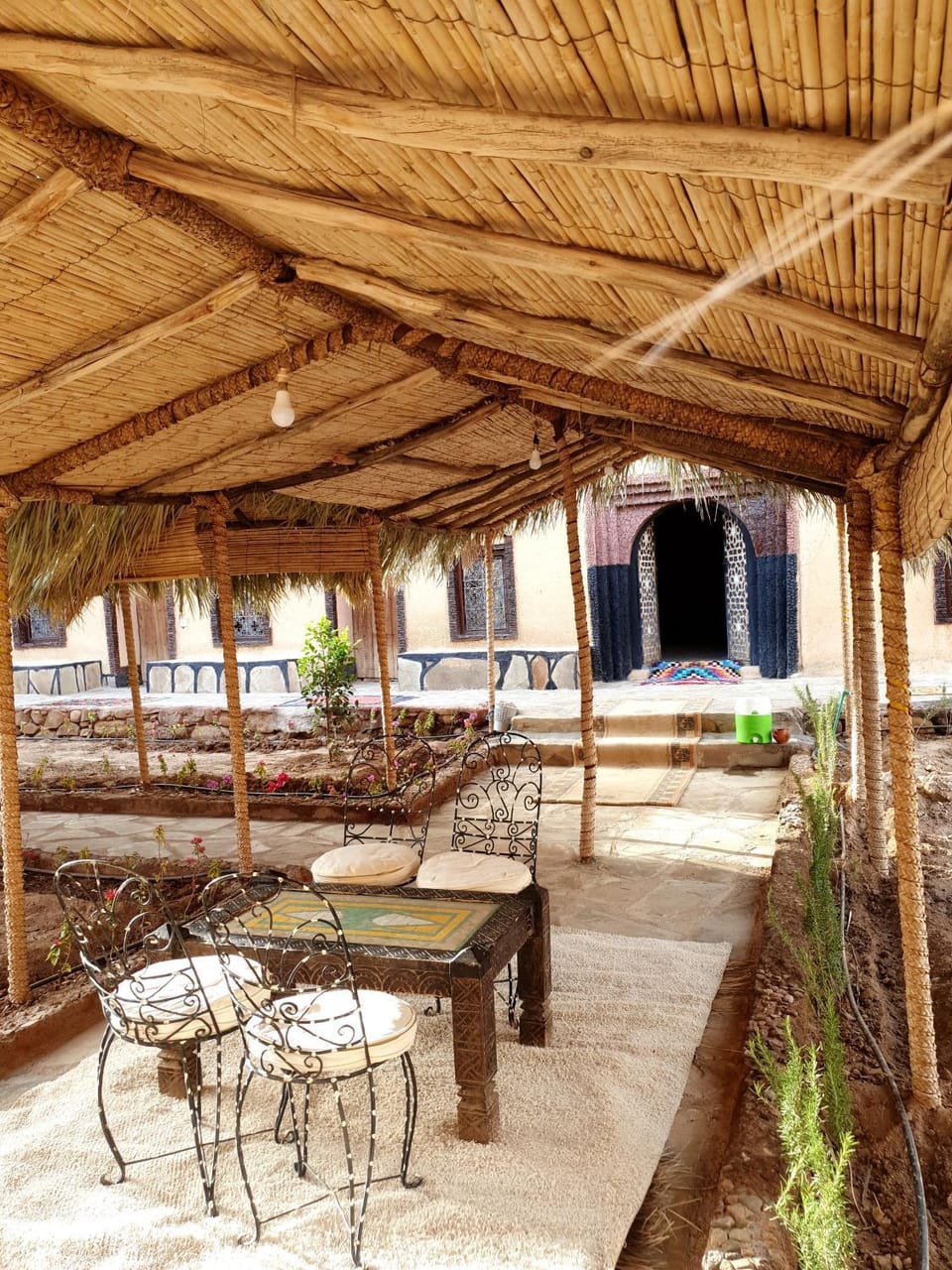 Patio, BBQ facilities, Living room, Seating area